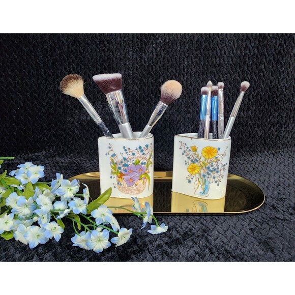 Vintage Lego Korea Teardrop Porcelain Vases – Set of 2 Floral Motif, 1950s–60s - Picture 1 of 9